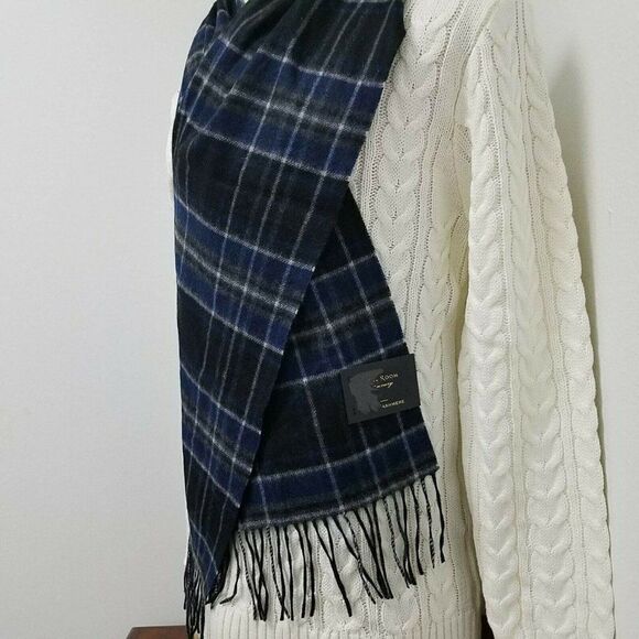CLUBROOM 100% Cashmere Scarf. Measurements 60" X 12". New With Tags $120 - Picture 3 of 4